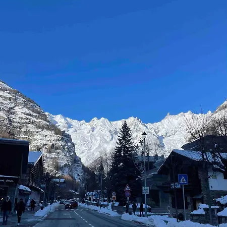 Chalet Mont Blanc De Courmayeur Exterior photo
